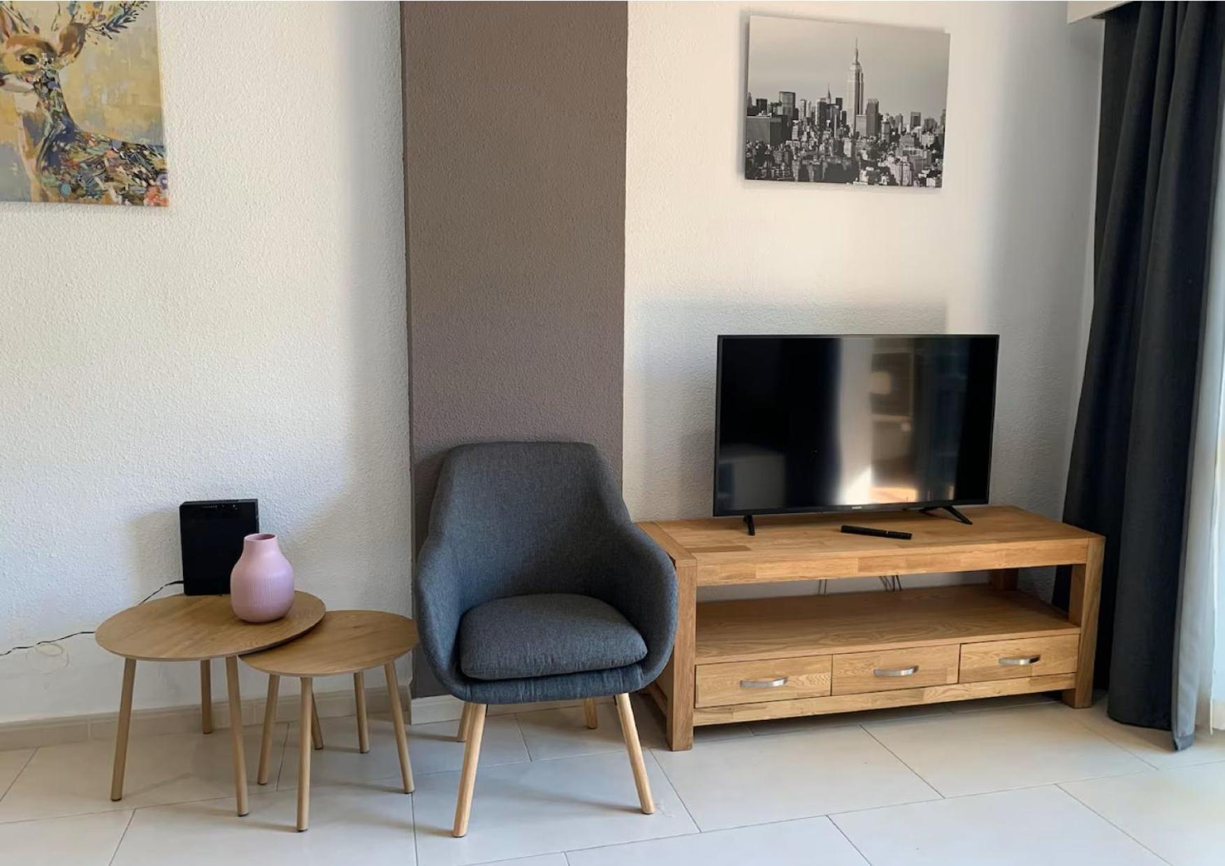 Benalbeach!! First Line & Pools Apartment *