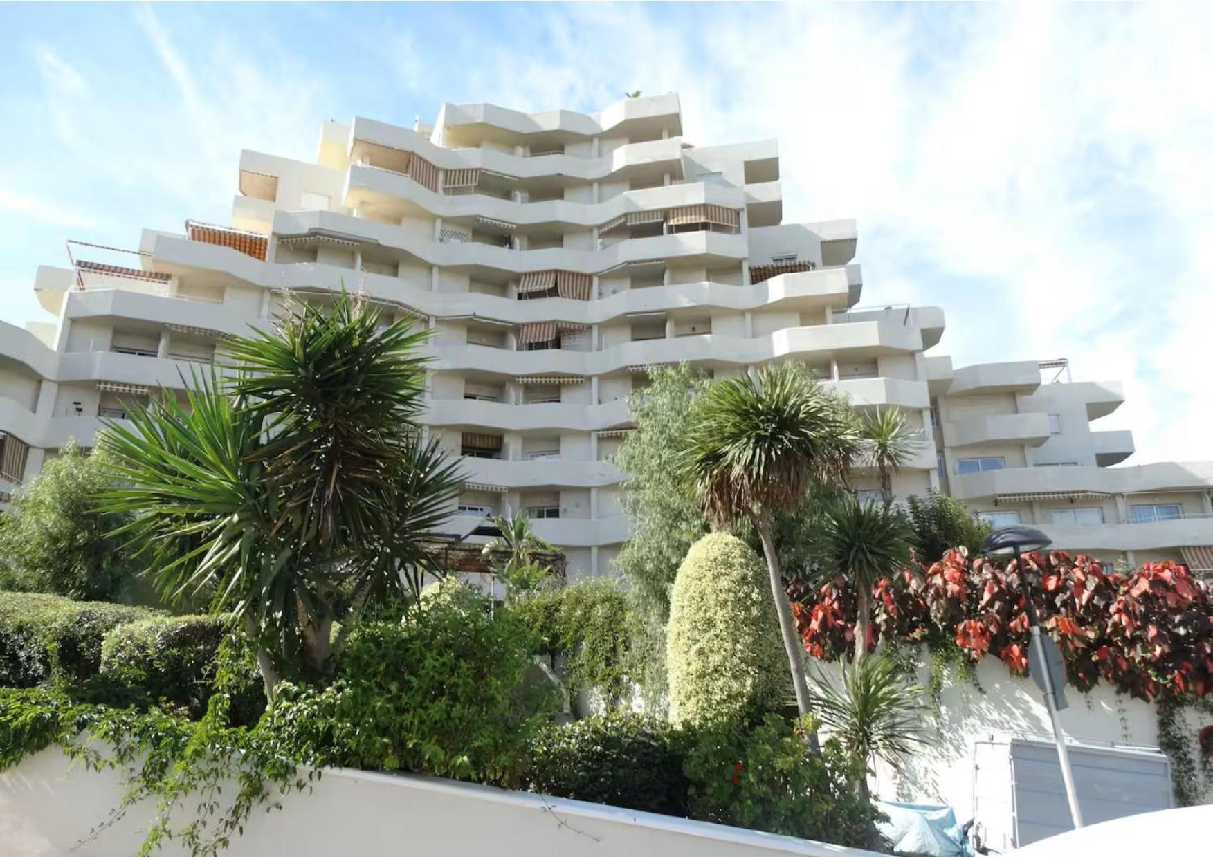 Apartment Benalbeach!! First Line & Pools Benalmadena